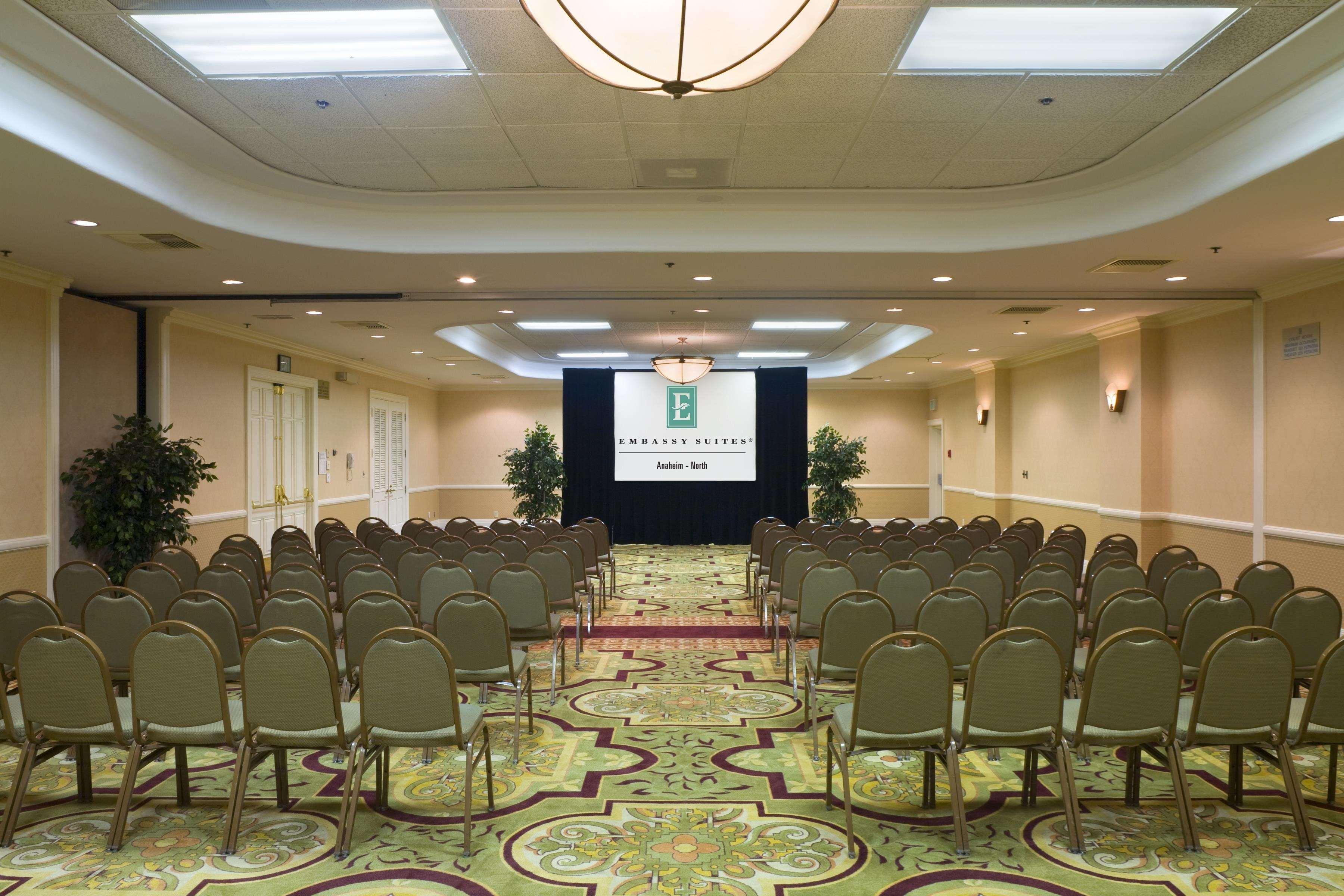 Embassy Suites By Hilton Anaheim North Esterno foto